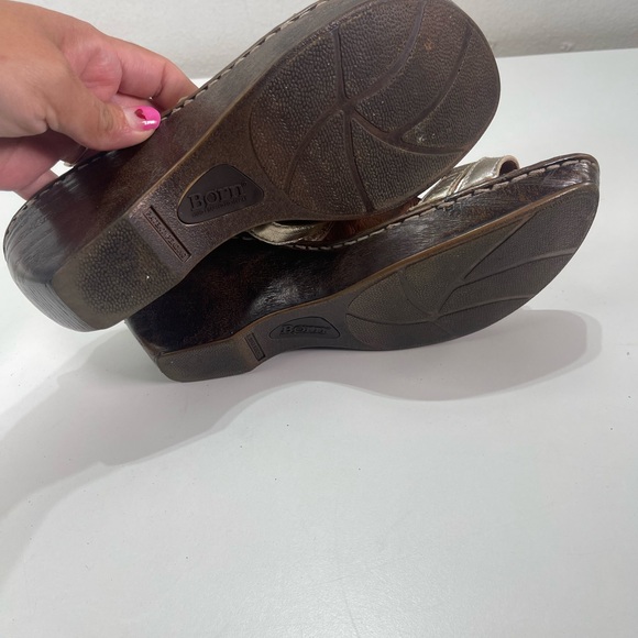 Born Gold Metallic Floral Wedge Sandals Women 7M Leather Comfort Casual - Picture 5 of 6